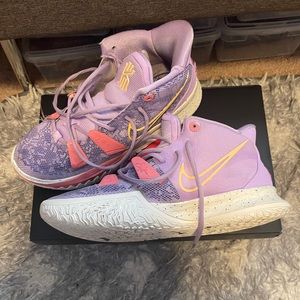 Kyrie 7 basketball shoes